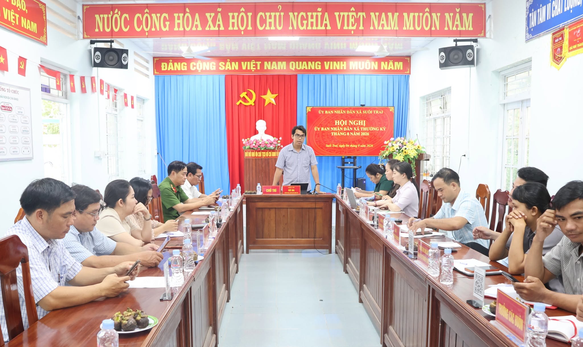 SUỐI TRAI TỔ CHỨC HỘI NGHỊ UBND XÃ THƯỜNG KỲ THÁNG 8 NĂM 2026