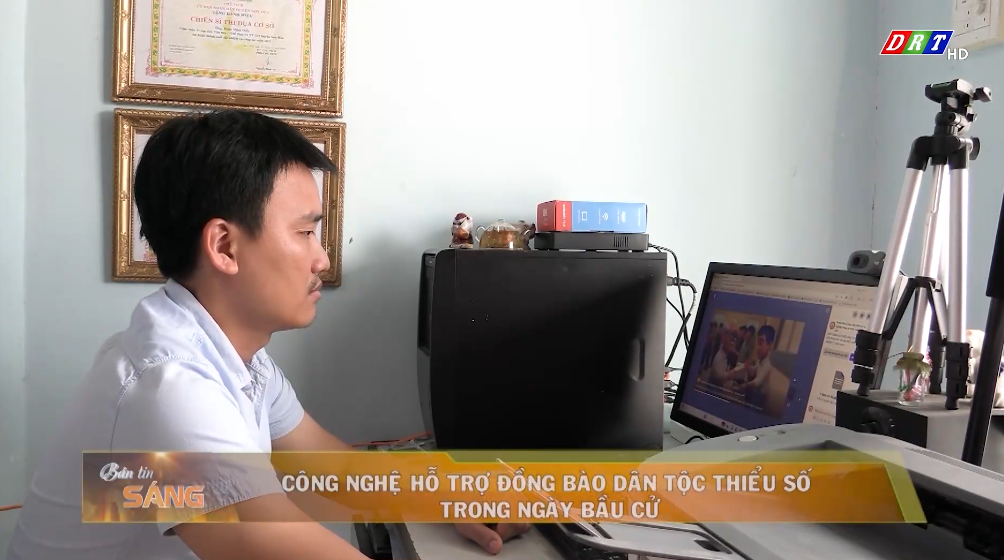 PHÓNG SỰ: CÔNG NGHỆ HỖ TRỢ ĐỒNG BÀO DÂN TỘC THIỂU SỐ TRONG NGÀY BẦU CỬ