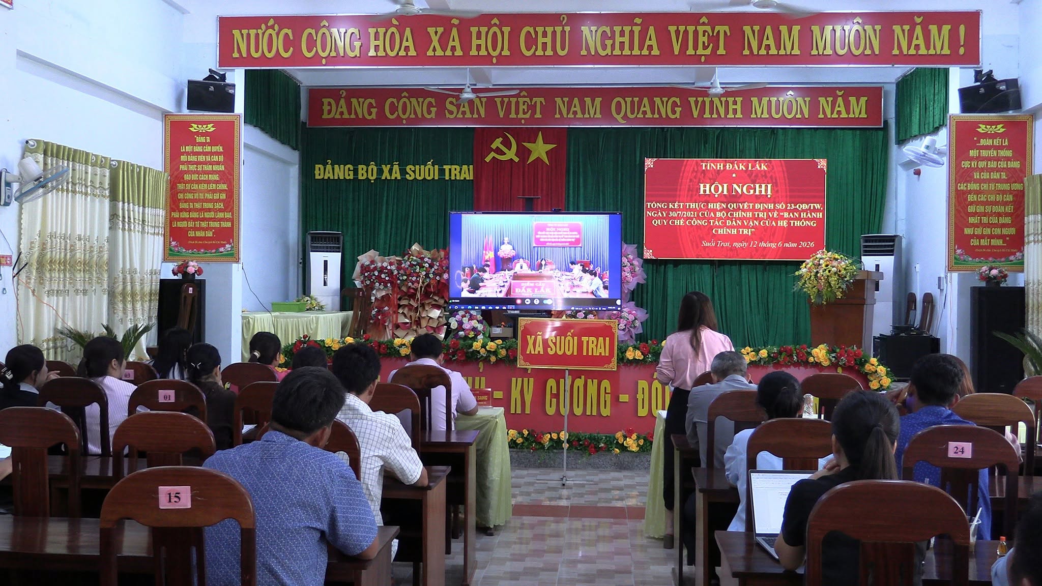 ĐẢNG ỦY XÃ SUỐI TRAI THAM LUẬN VỀ ĐỔI MỚI CÔNG TÁC TUYÊN TRUYỀN, VẬN ĐỘNG ĐỒNG BÀO DÂN TỘC THIỂU SỐ TẠI HỘI NGHỊ TỔNG KẾT QUYẾT ĐỊNH SỐ 23-QĐ/TW CỦA BỘ CHÍNH TRỊ