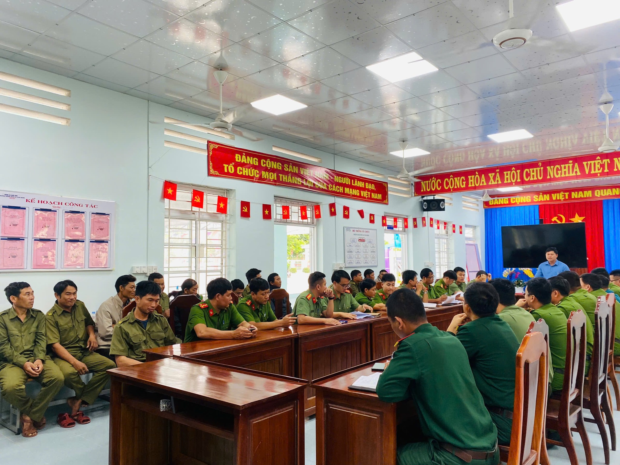 HỘI NGHỊ QUÁN TRIỆT, TRIỂN KHAI PHƯƠNG ÁN TỔNG THỂ PHÂN CÔNG LỰC LƯỢNG ĐẢM BẢO ANTT BẦU CỬ ĐẠI BIỂU QUỐC HỘI KHÓA XVI VÀ ĐẠI BIỂU HĐND CÁC CẤP NHIỆM KỲ 2026-2031