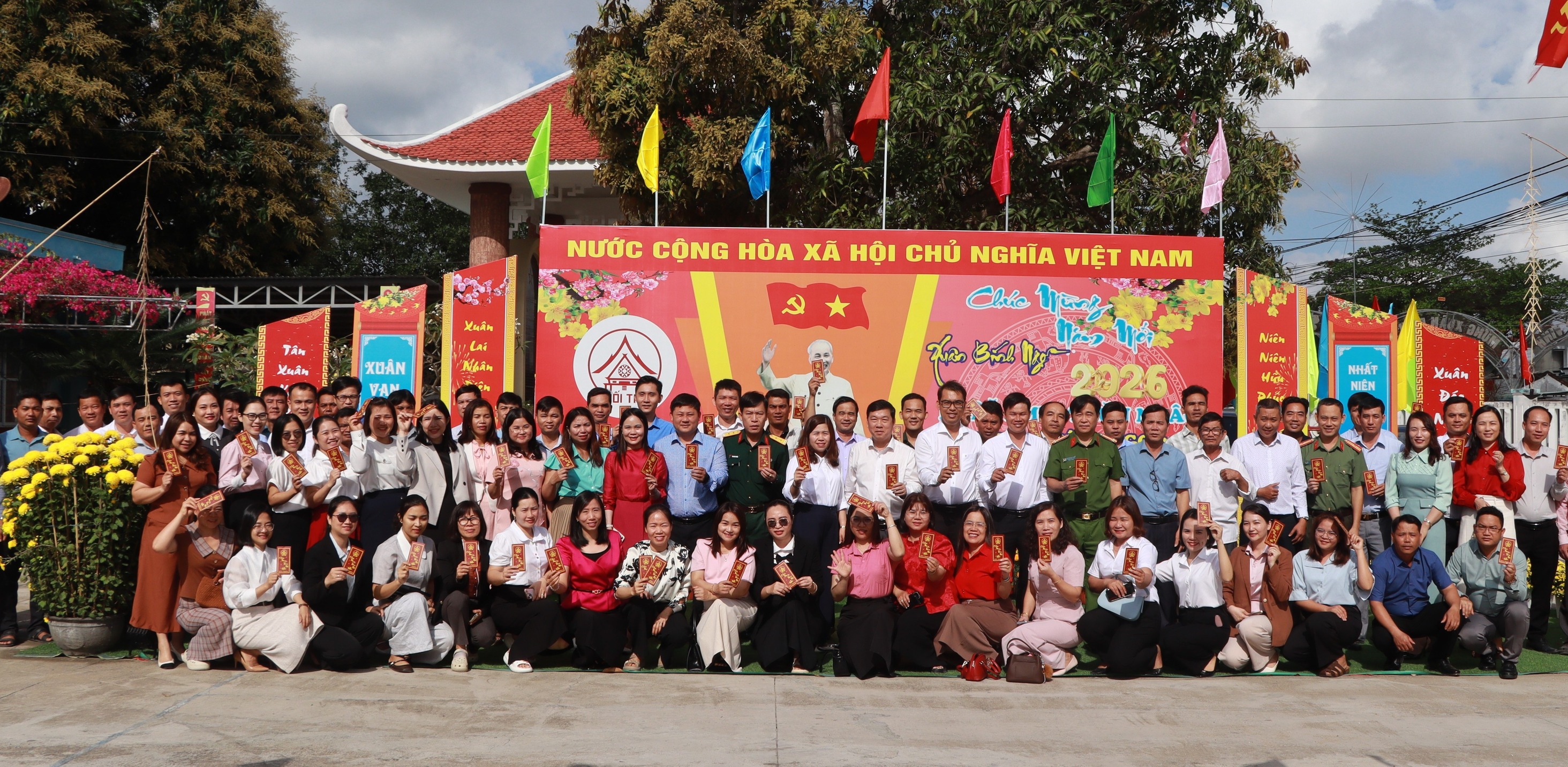 XÃ SUỐI TRAI TỔ CHỨC LỄ GẶP MẶT ĐẦU NĂM 2026