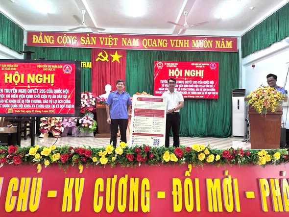 XÃ SUỐI TRAI TỔ CHỨC HỘI NGHỊ TUYÊN TRUYỀN NGHỊ QUYẾT SỐ 205 CỦA QUỐC HỘI VÀ PHỔ BIẾN CÁC LUẬT ĐƯỢC QUỐC HỘI KHÓA XV THÔNG QUA TẠI KỲ HỌP THỨ 10