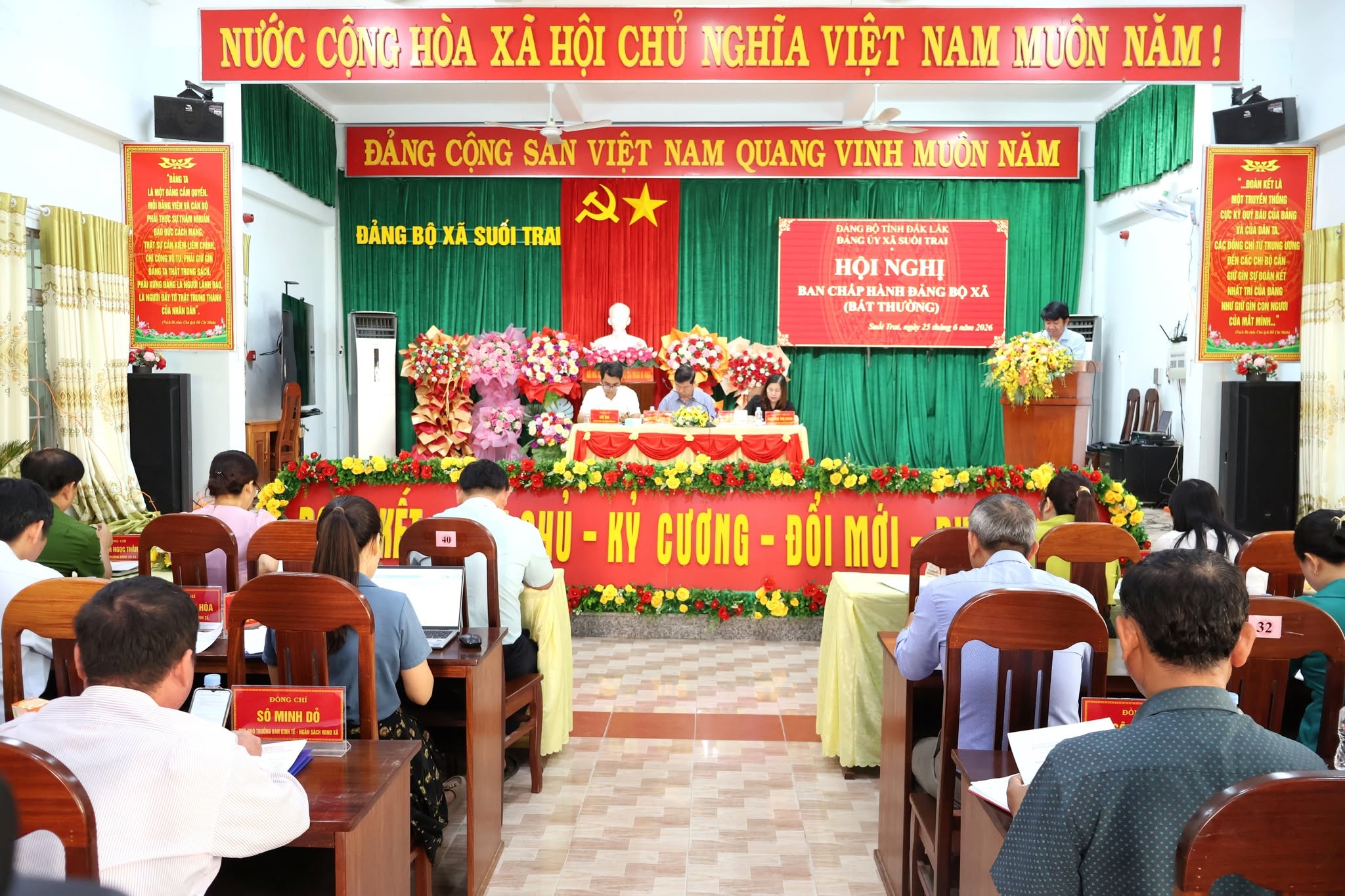 SUỐI TRAI TỔ CHỨC HỘI NGHỊ BAN CHẤP HÀNH ĐẢNG BỘ XÃ (BẤT THƯỜNG)