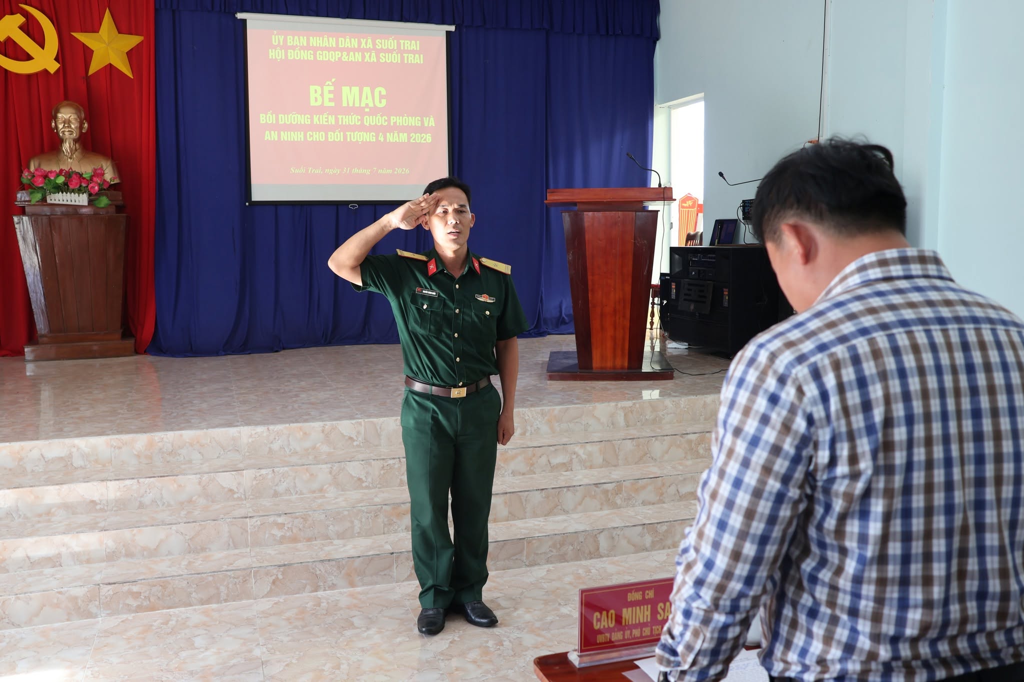 BẾ GIẢNG LỚP BỒI DƯỠNG KIẾN THỨC QUỐC PHÒNG VÀ AN NINH CHO ĐỐI TƯỢNG 4 NĂM 2026