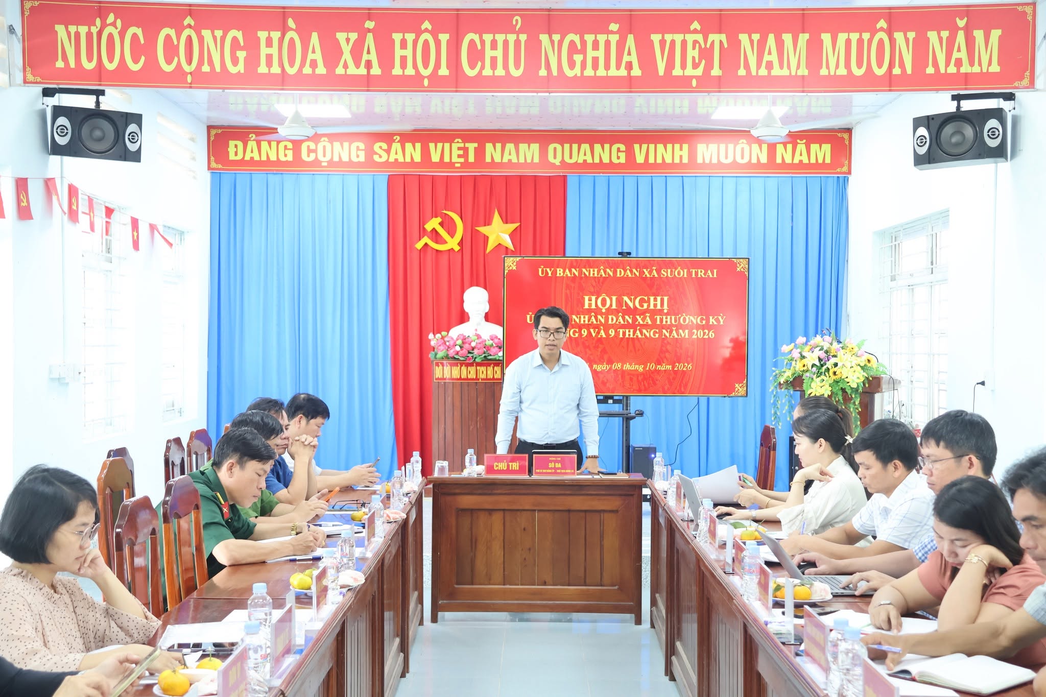 SUỐI TRAI TỔ CHỨC HỘI NGHỊ UBND XÃ THƯỜNG KỲ THÁNG 9 VÀ 9 THÁNG NĂM 2026