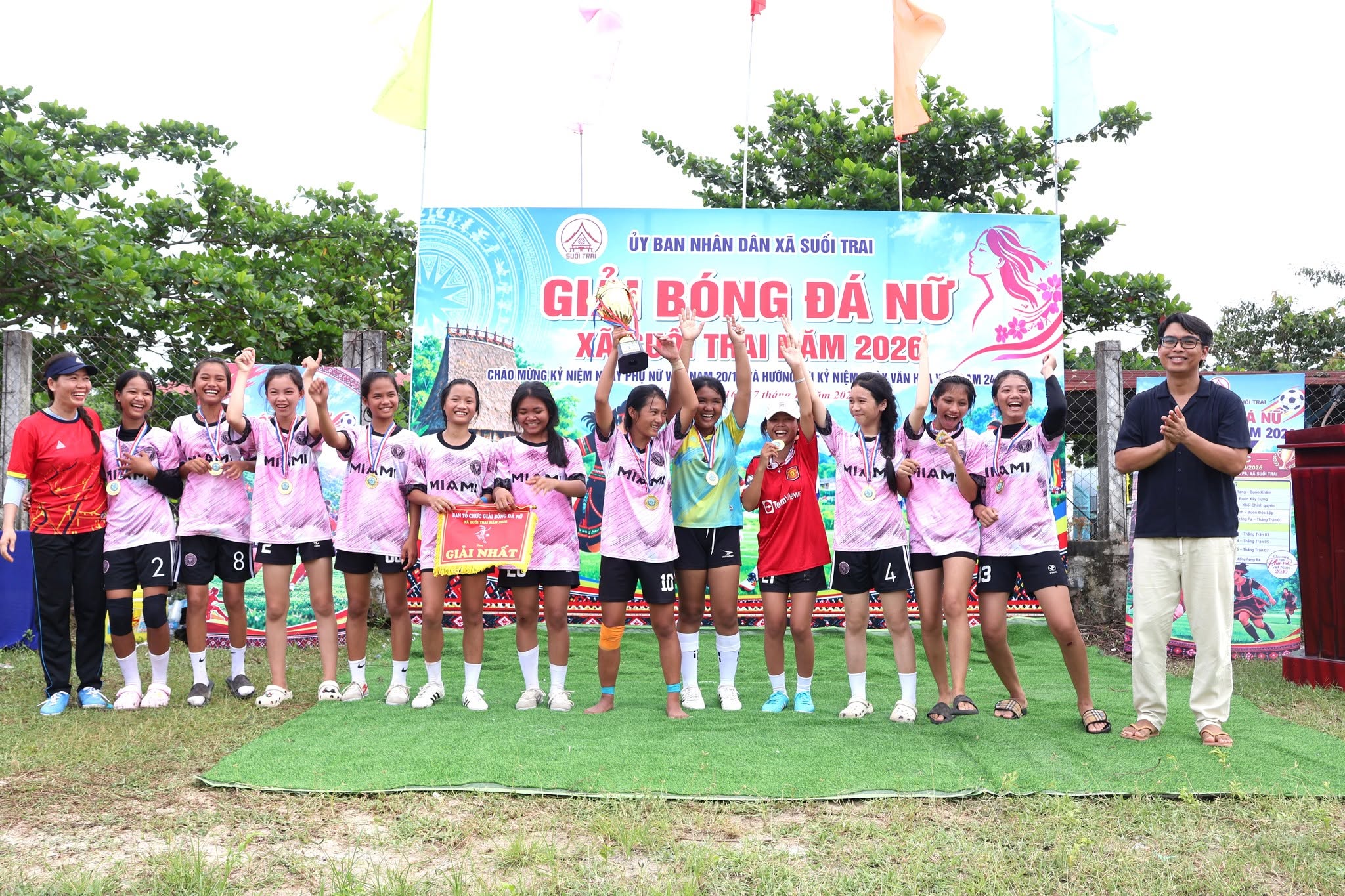 BẾ MẠC GIẢI BÓNG ĐÁ NỮ XÃ SUỐI TRAI NĂM 2026: TRƯỜNG TH&THCS KRÔNG PA XUẤT SẮC GIÀNH NGÔI VÔ ĐỊCH