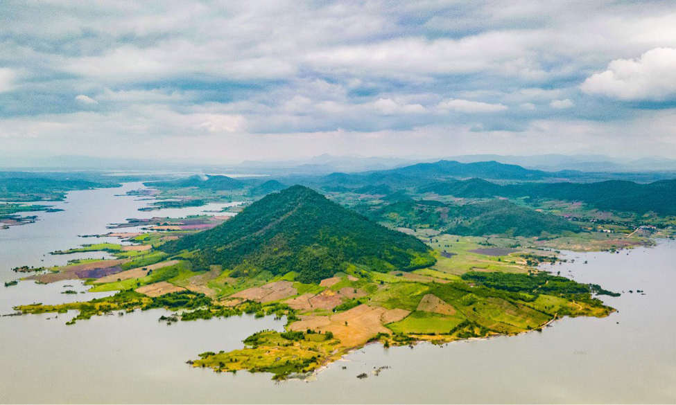 Núi rừng Suối Trai